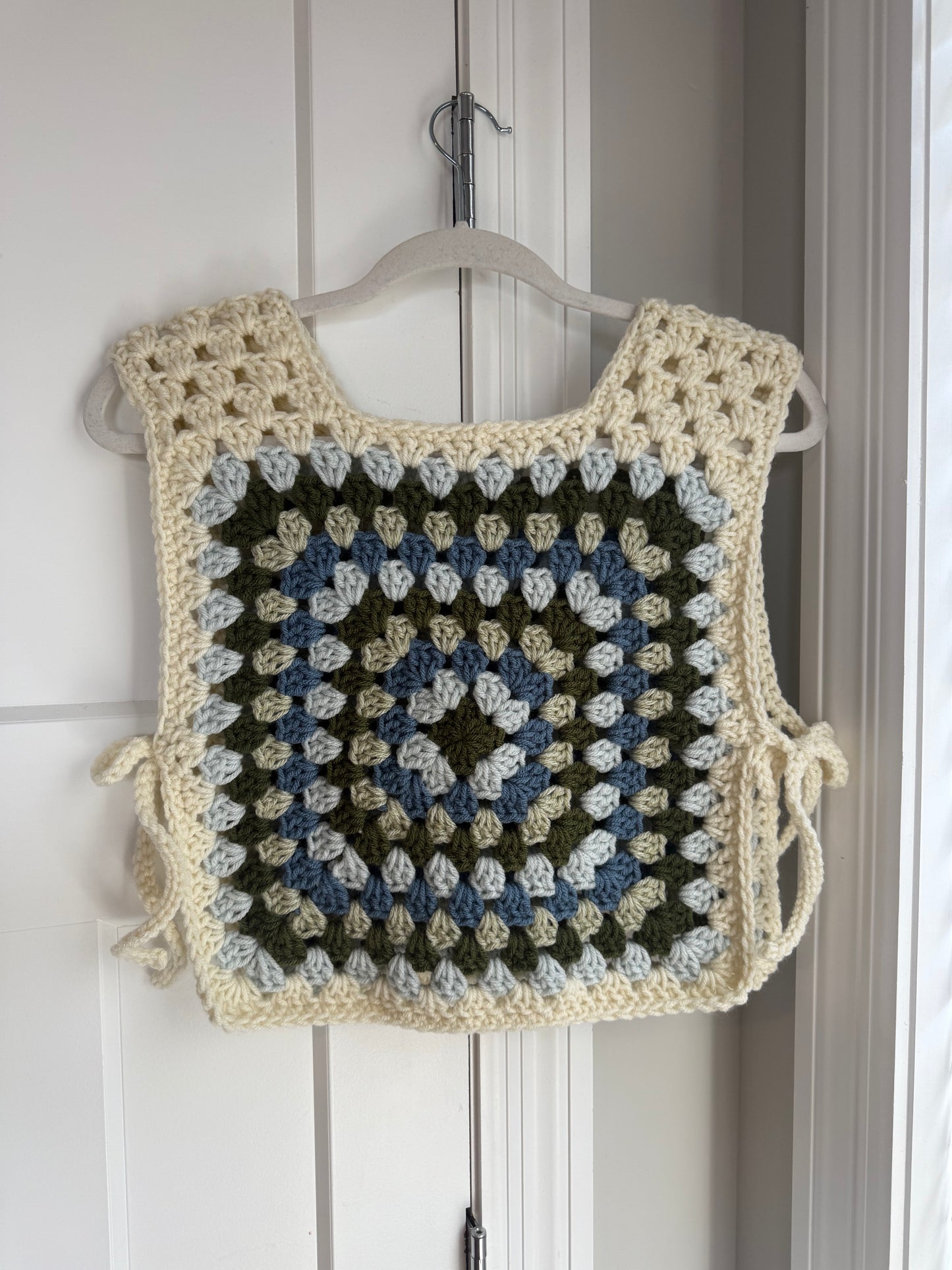 Granny Square Tie-Up Top