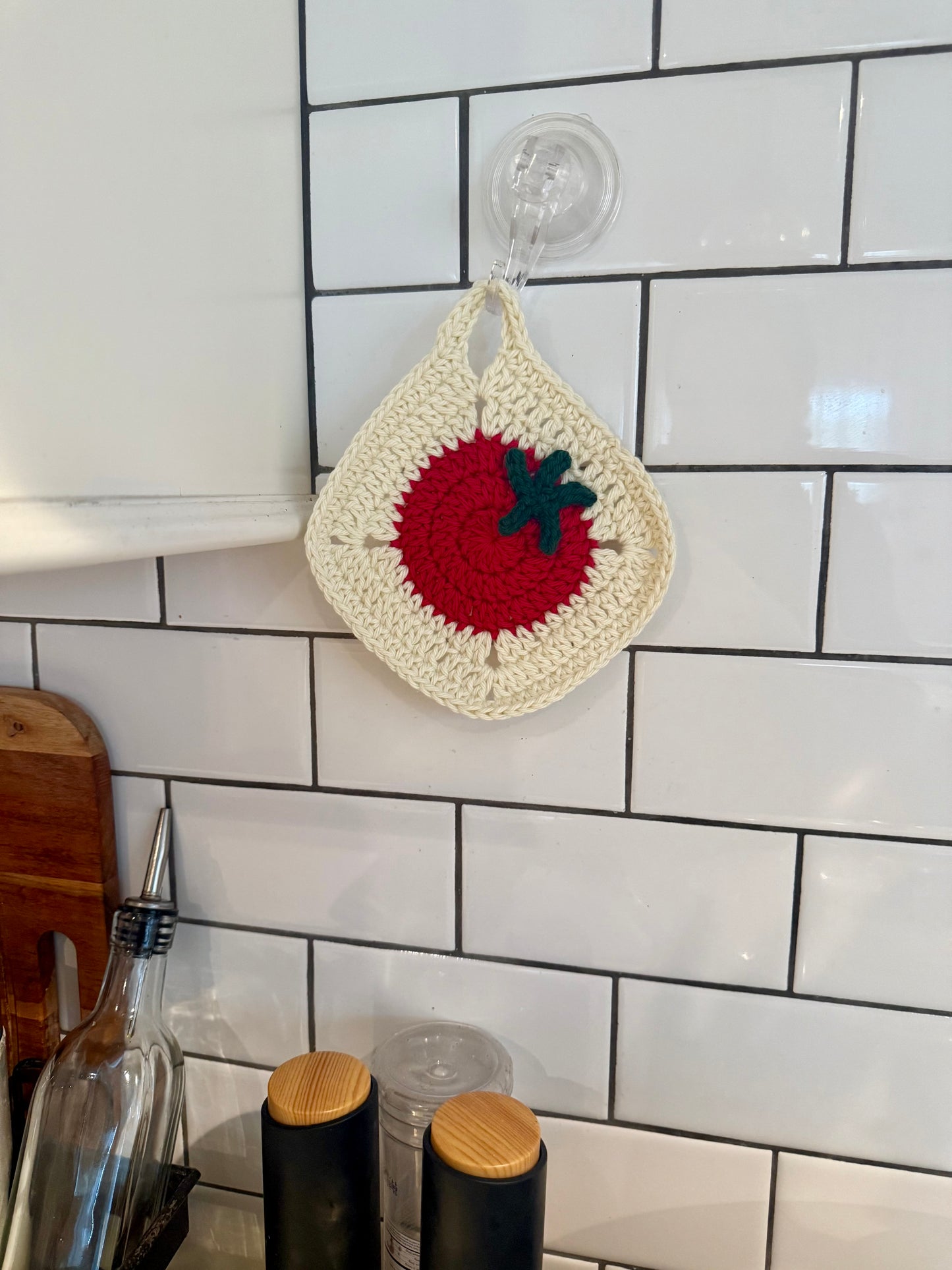 Tomato Crochet Pot Holder – Cream